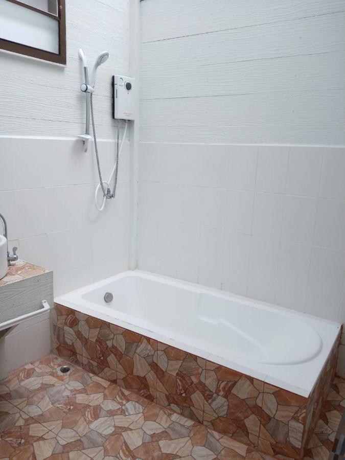 Lanta Dareen Garden Home Ko Lanta Kültér fotó